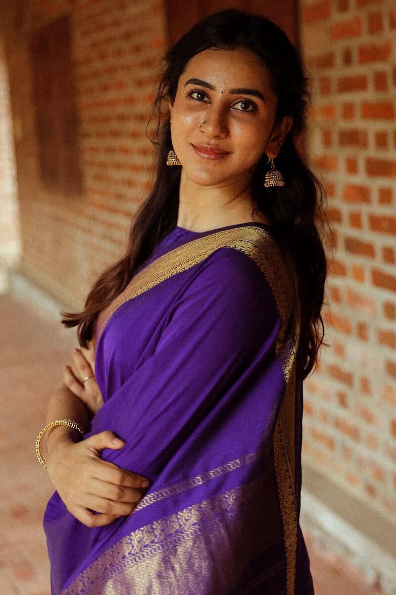 BEAUTIFUL RICH PALLU & JACQUARD WORK ON ALL OVER THE SAREE.