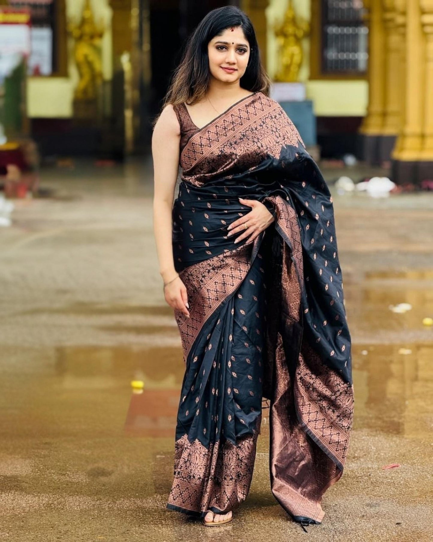 BEAUTIFUL RICH PALLU & JACQUARD WORK ON ALL OVER THE SAREE.