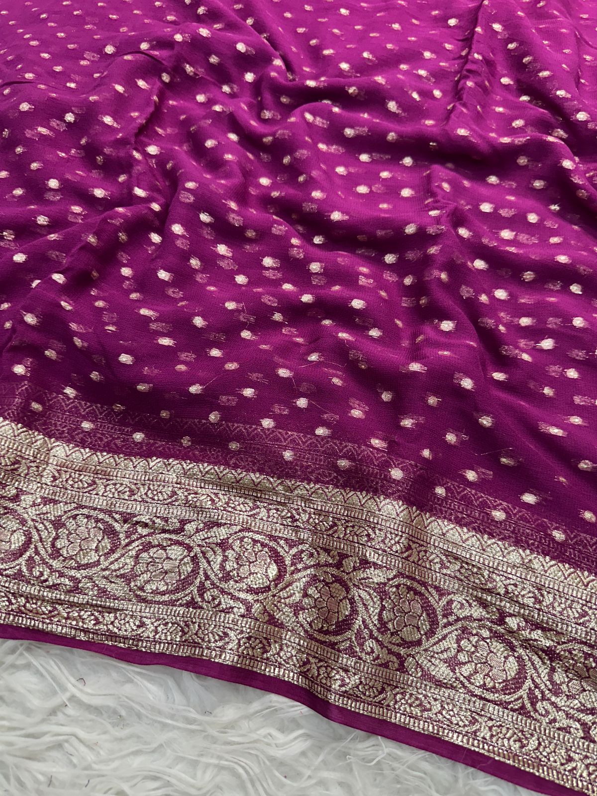 Latest Wedding wear Padding Color Viscose Georgette Jacquard Weaving Work Designer Saree