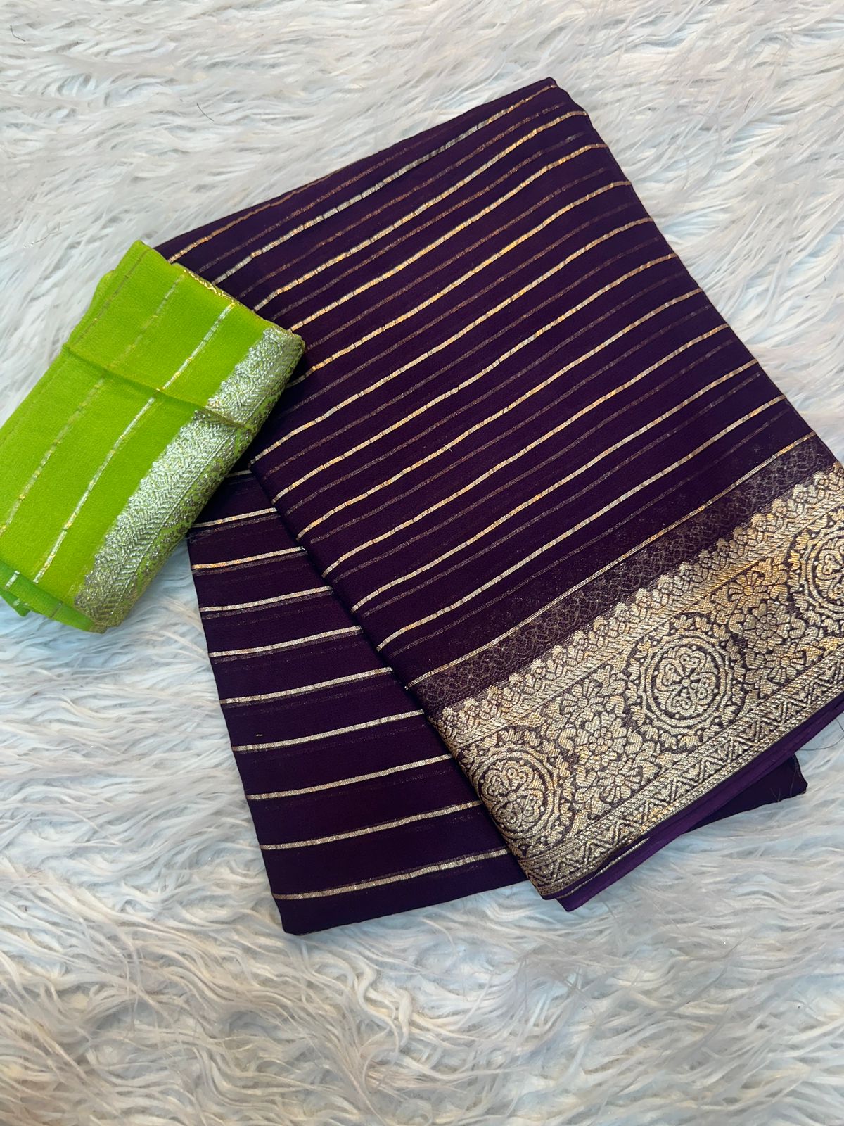Georgette Saree With Running Contrast Blouse