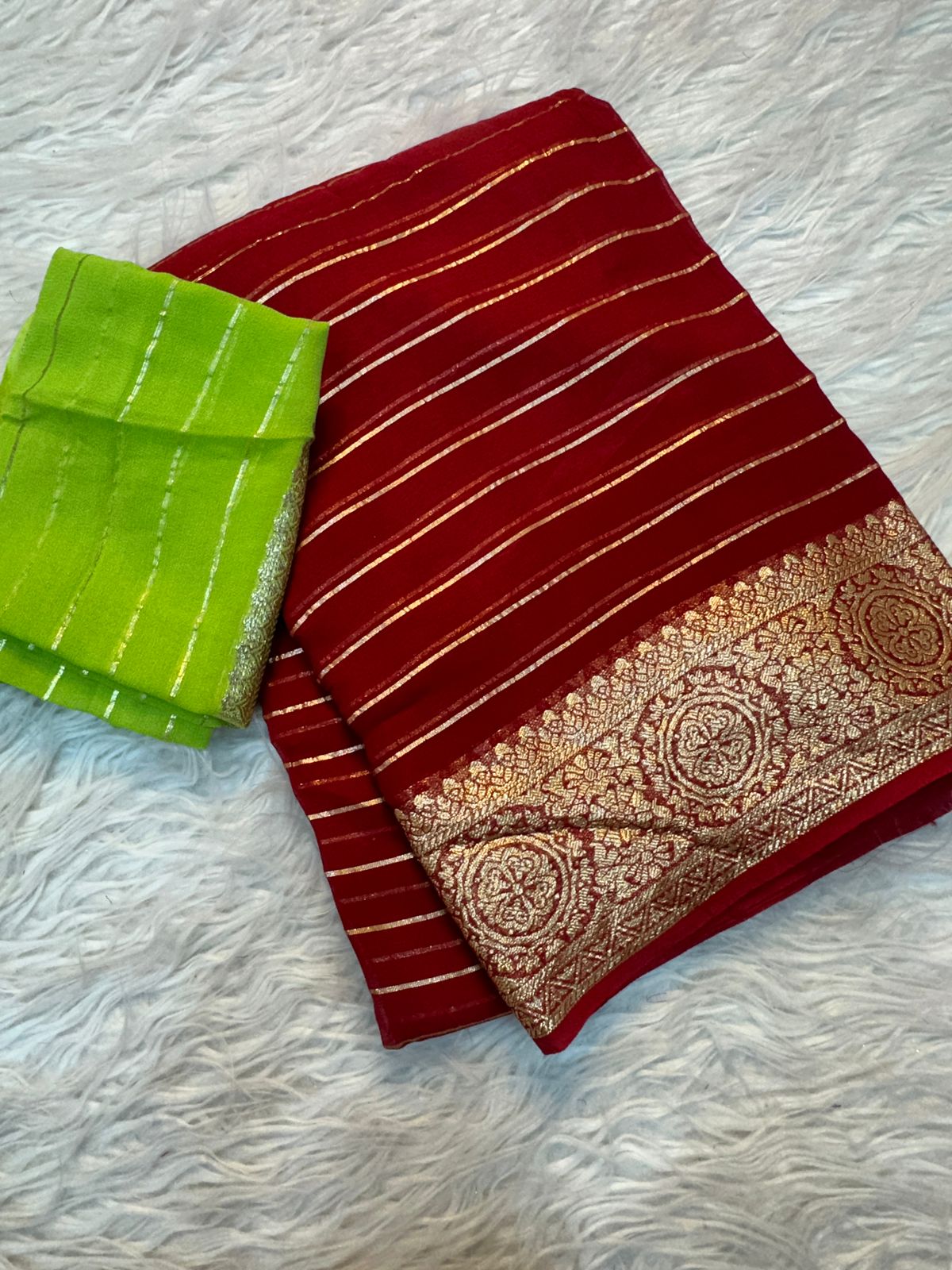 Georgette Saree With Running Contrast Blouse