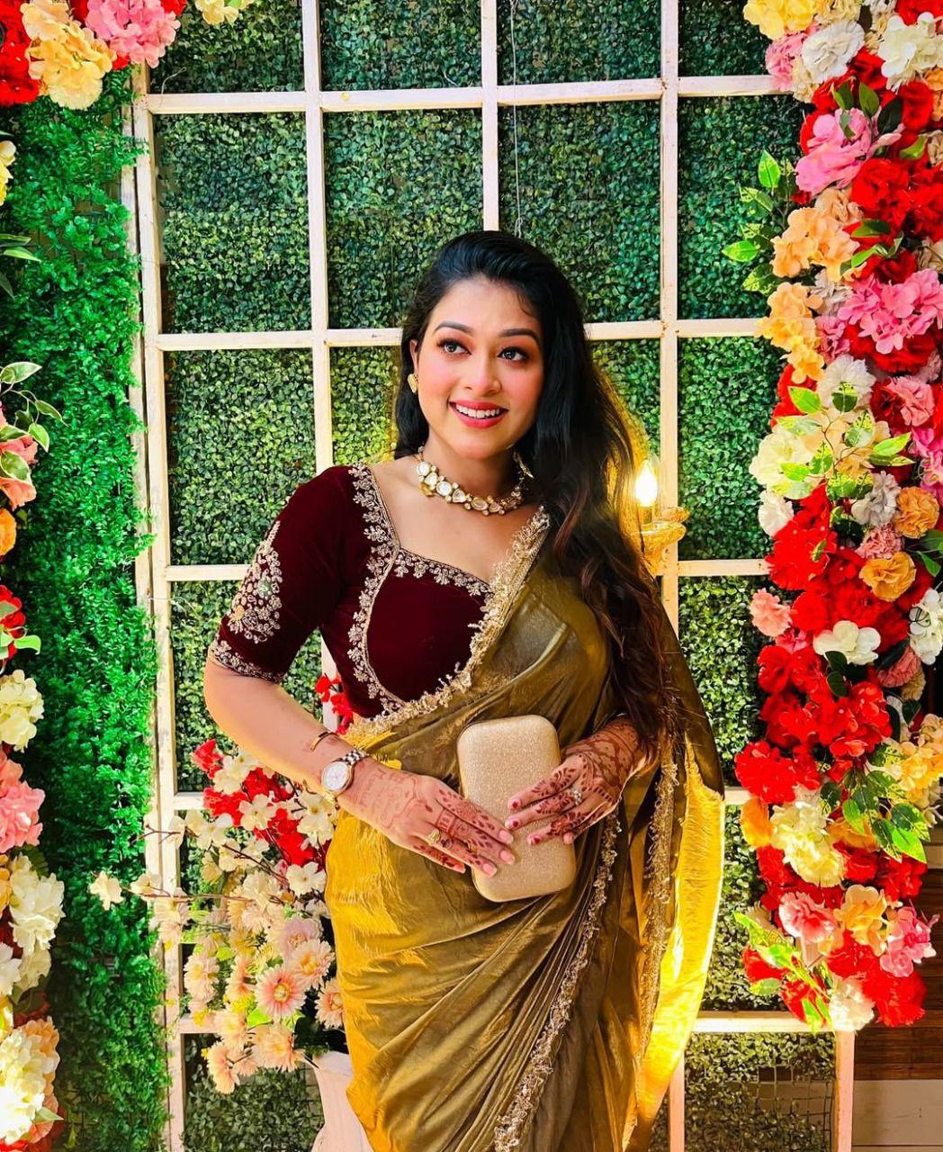 Havy Shine Gold Jimmi Chu Silk Saree With Designer Lace