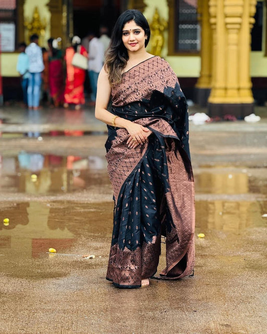 BEAUTIFUL RICH PALLU & JACQUARD WORK ON ALL OVER THE SAREE.
