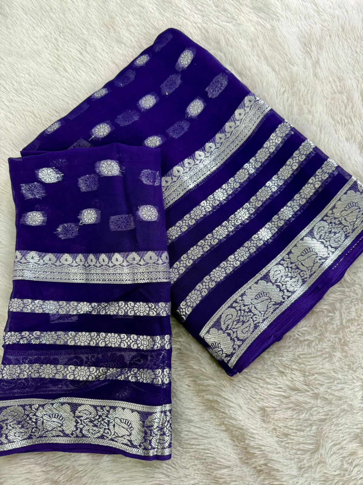 Latest Function wear White Color Viscose Georgette Jacquard Weaving Work Fancy Designer Saree