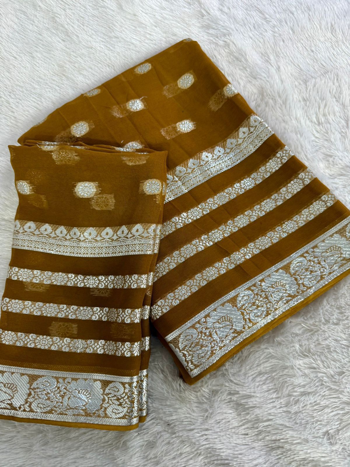 Latest Function wear White Color Viscose Georgette Jacquard Weaving Work Fancy Designer Saree