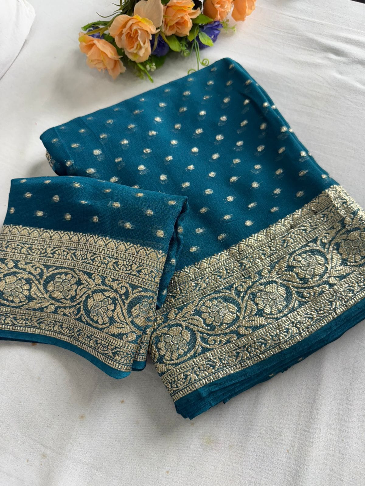 Latest Wedding wear Padding Color Viscose Georgette Jacquard Weaving Work Designer Saree
