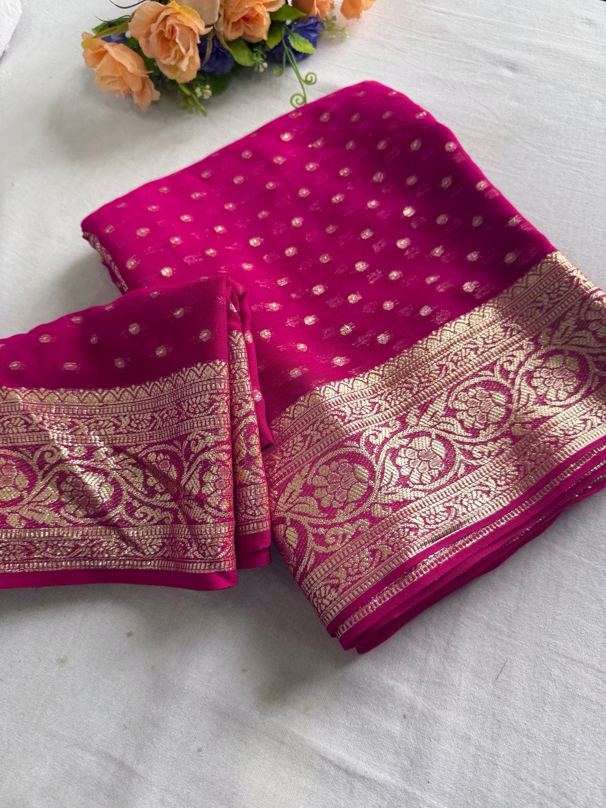 Latest Wedding wear Padding Color Viscose Georgette Jacquard Weaving Work Designer Saree