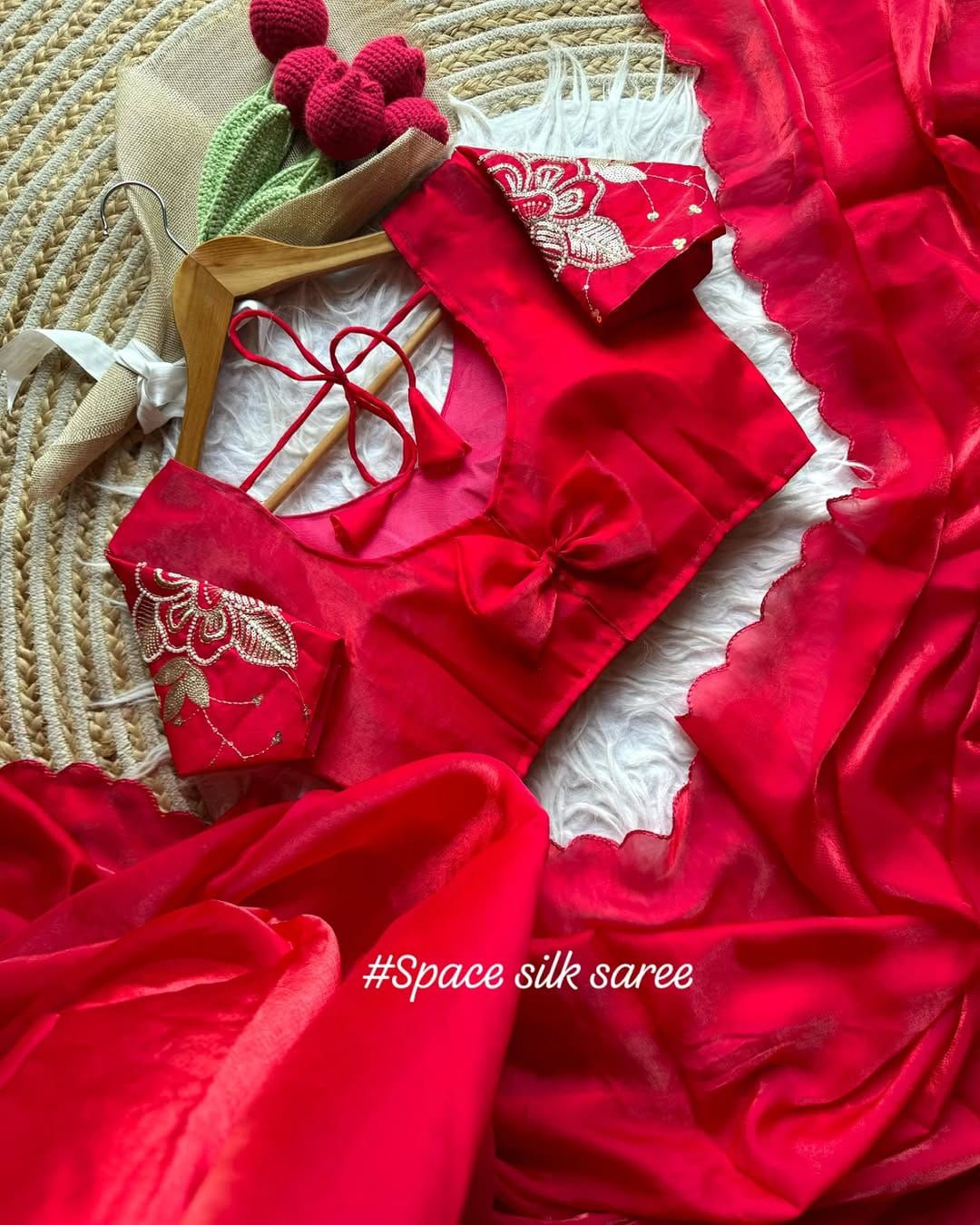 We get you what you look for pure  original space silk saree with pattern all over with blouse