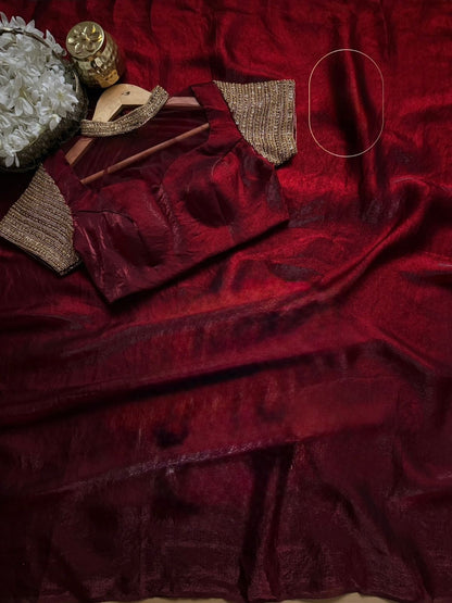 Like a million starts in the sublime sky, delicately handcrafted katdana work bring out the vibrancy of this space silk saree