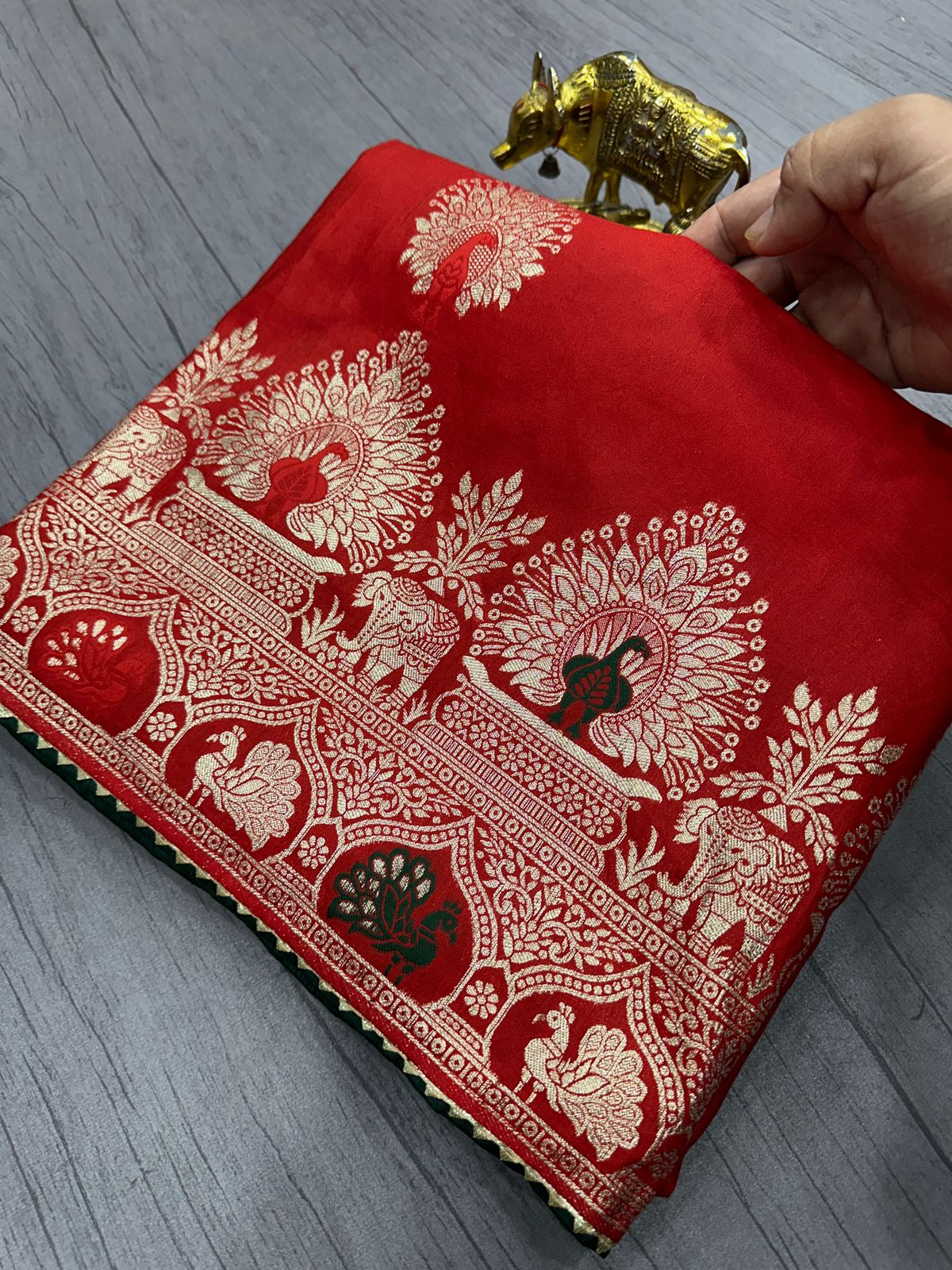 Pure Dola Silk With Zari Weaving Saree WIth Zarkan Pallu  Border