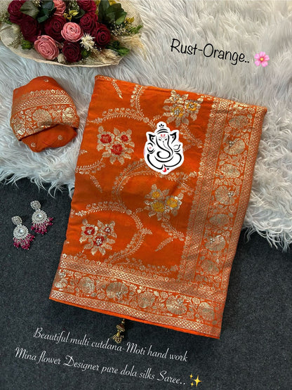 Beautiful cutdana-moti hand work all in saree & Contrast pypin boder Mina jari flower pretty Pure Dola silks Desinger saree..✨