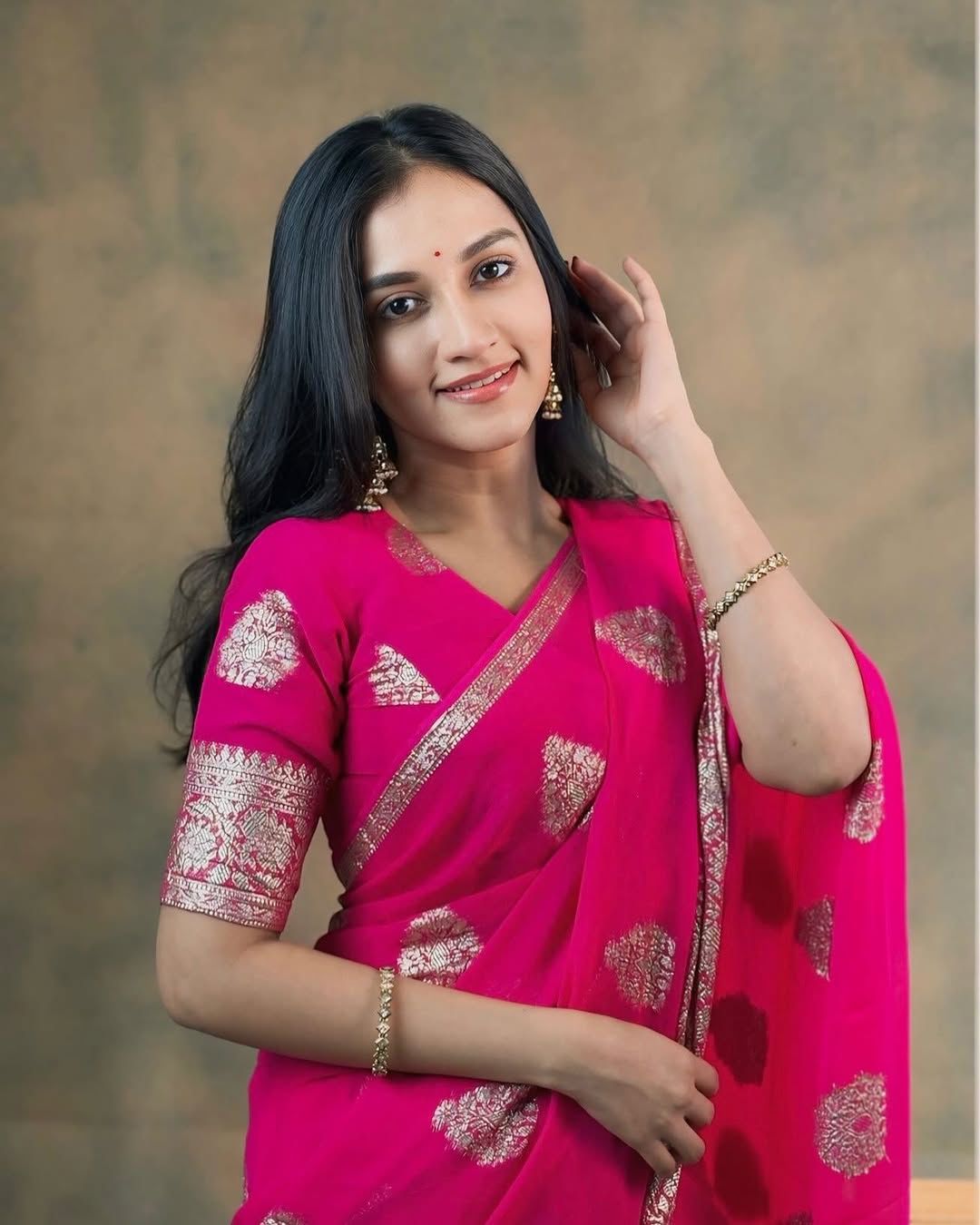 Latest Function wear Viscose Georgette Jacquard Weaving Work Fancy Designer Saree
