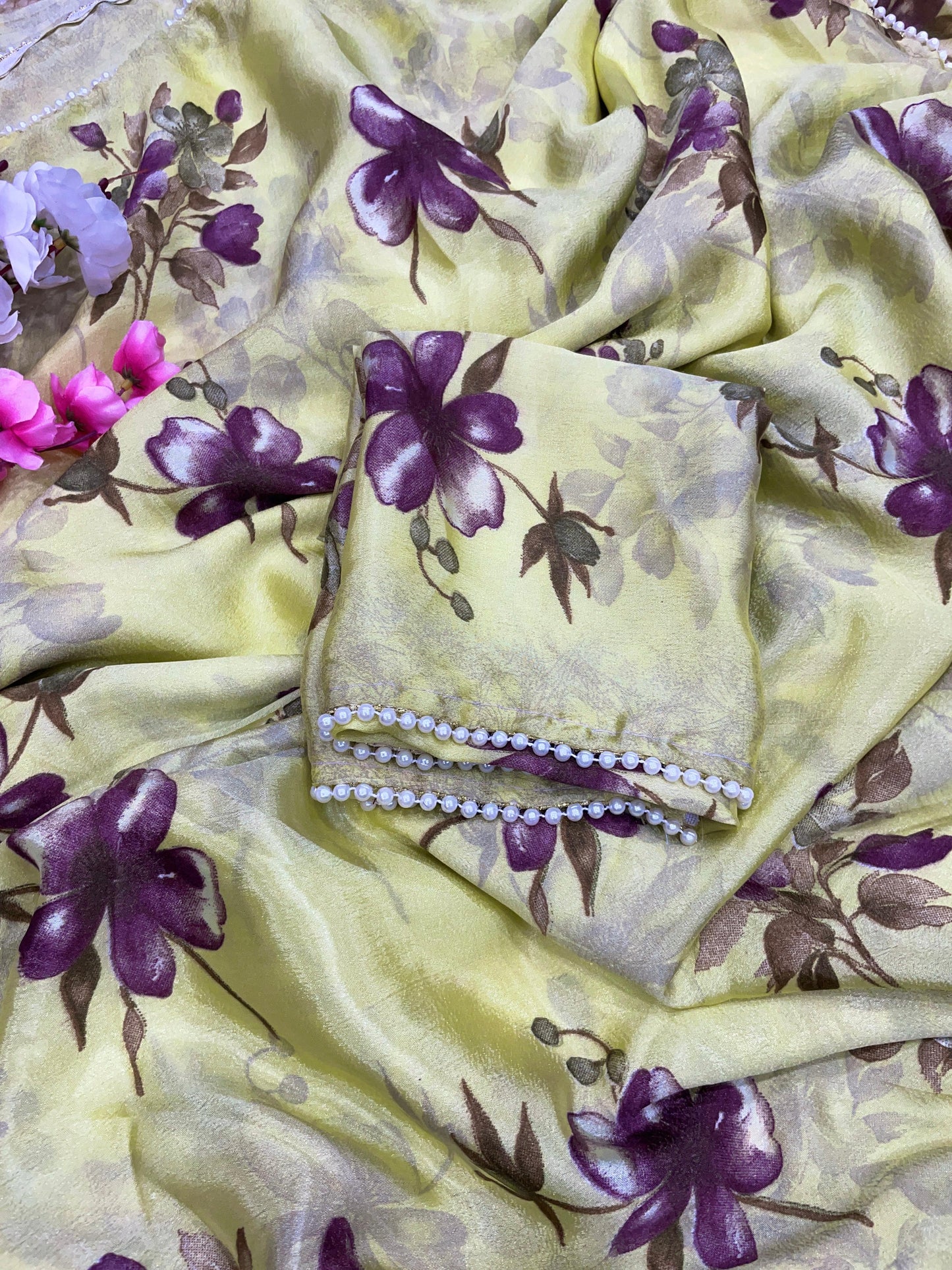 Soft Chinnon Saree With Foral print all Over Saree