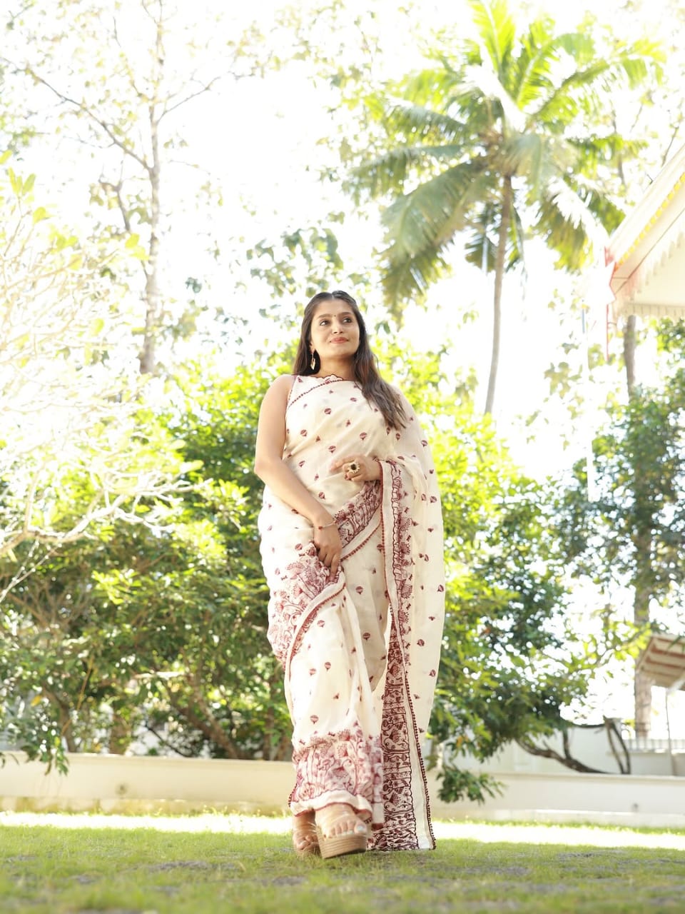 Premium Soft Kota Doriya Saree with Multi Thread Work & Cotton Lace Border