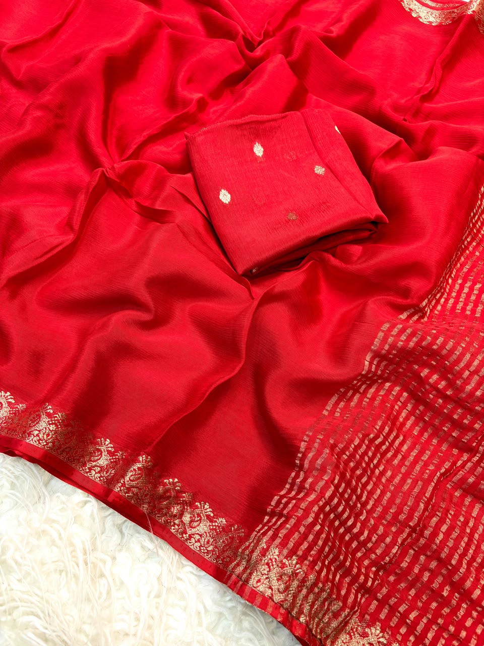 Solid Pastel Tone Lightweight Soft Silk Saree with Subtle Zari Border